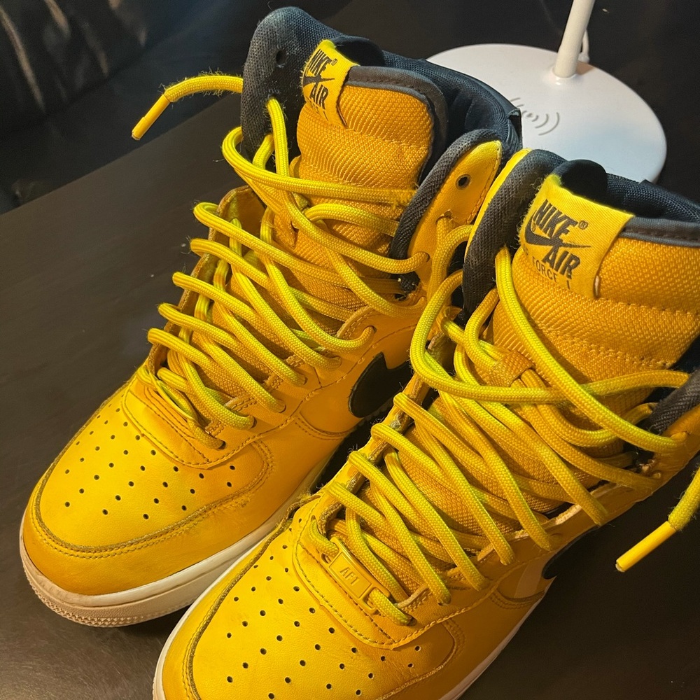 Air Force 1 high-top orchard yellow/black